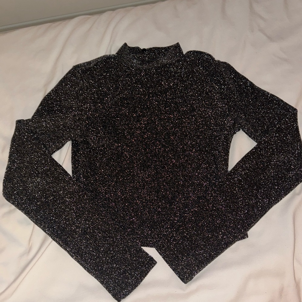 H&M backless long sleeve top